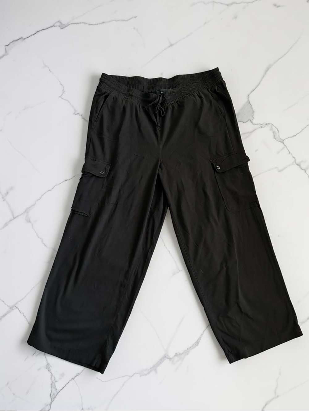 torrid Black Wide-Leg Cropped Cargo Pants